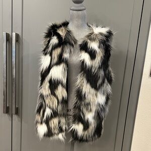 Chic Faux Fur Vest in Black and White